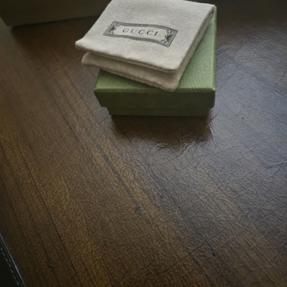 Gucci Trademark Engraved HeartBracelet Sterling Silver - Picture 13 of 13